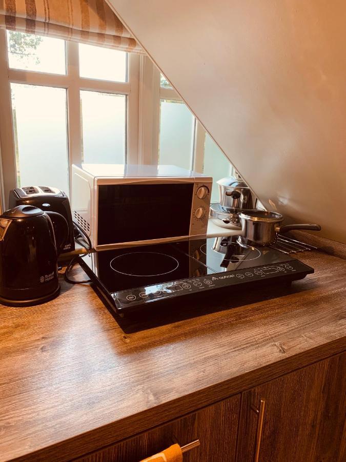 Bootmenders B&B Petersfield Exteriér fotografie